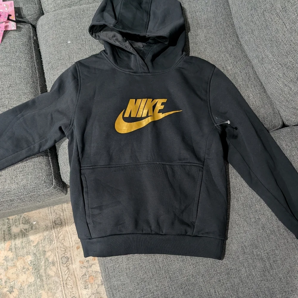 Nike Big Kids' Sportswear Gold Satin Logo Club Fleece Hoodie